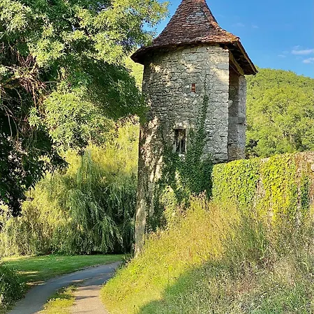 La Maison De Ganil Bed and breakfast