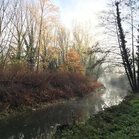La Maison De Ganil Bed and breakfast